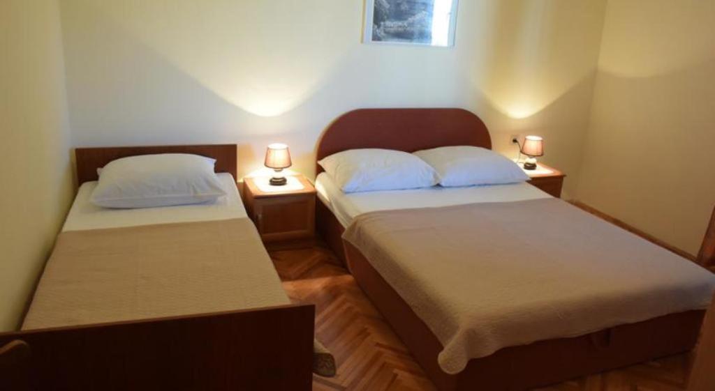 Apartment Julietta Pirovac Kültér fotó